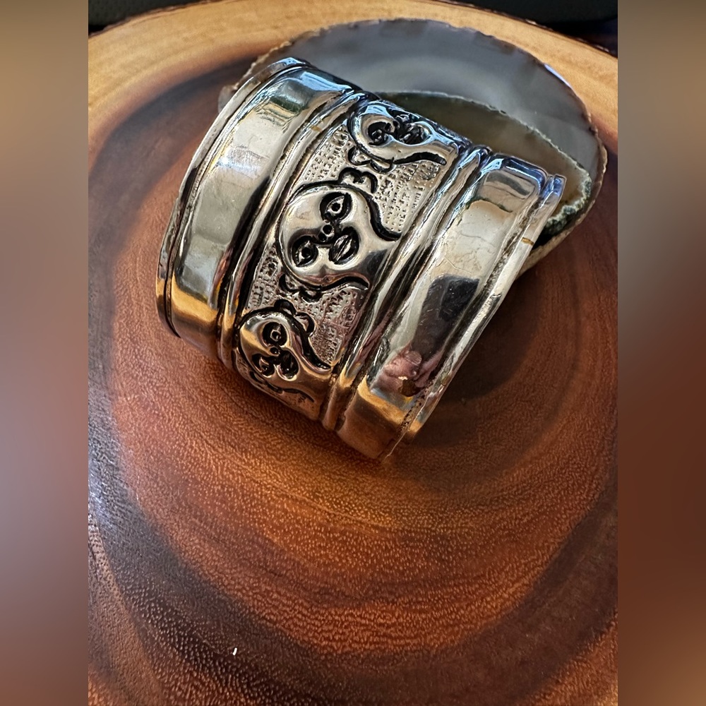 VINTAGE large metal cuff bracelet